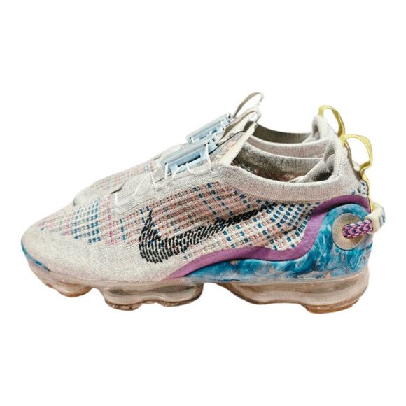 Athletic_Shoes